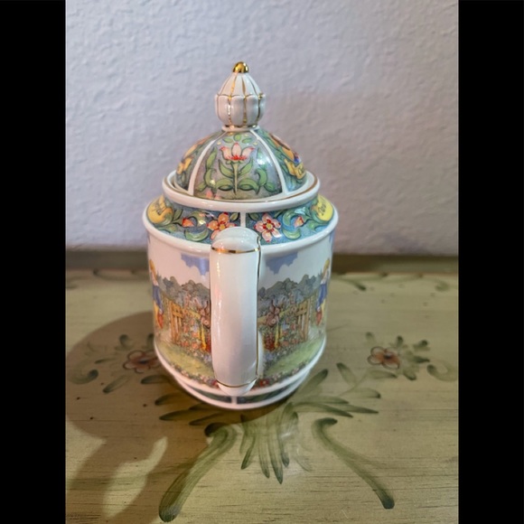 Vintage Sadler Teapot - Picture 4 of 7